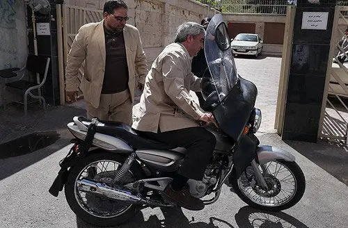 (تصاویر) موتور سواری حاتمی‌کیا
