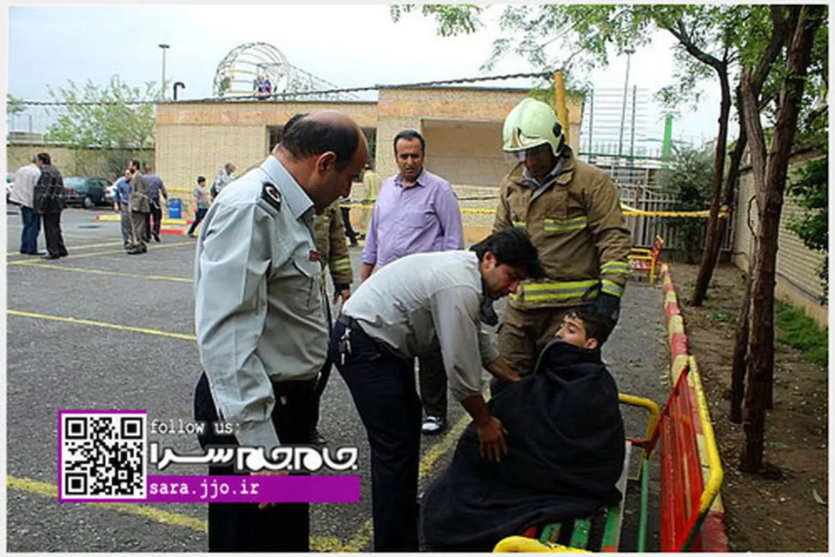 (تصاویر) ریزش حیاط مدرسه و مصدومیت 3 دانشآموز در تهران