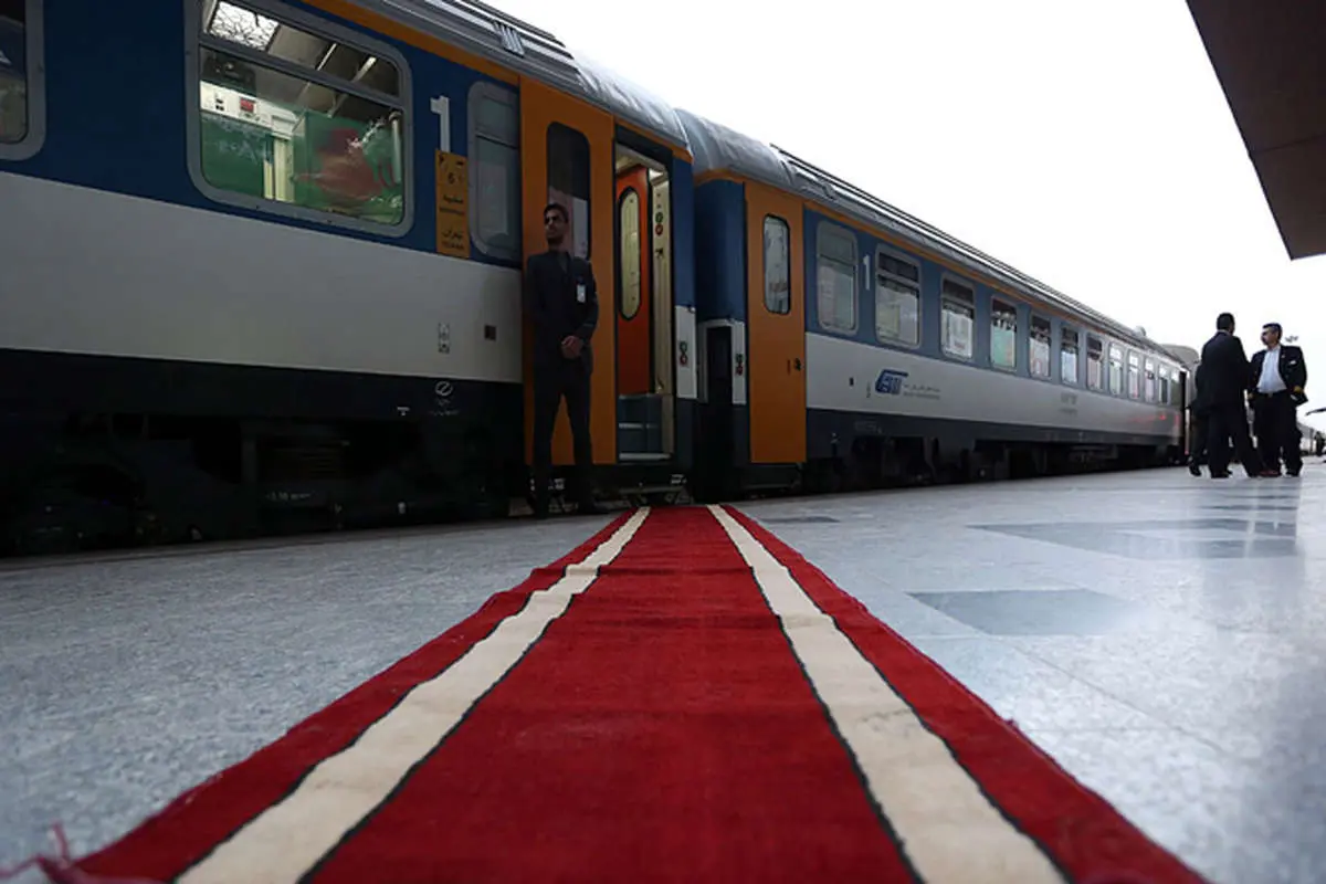 (تصاویر) قطار 5ستارۀ تهران-مشهد