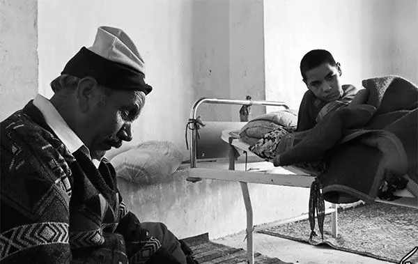 (تصاویر) حکایت عاشقانه پدری با 3 فرزند معلول