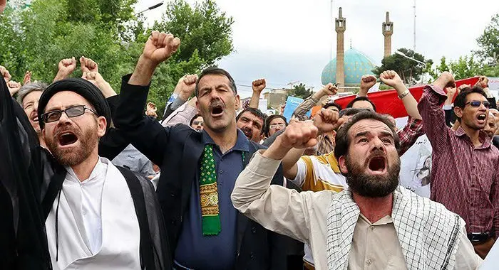 تظاهرات برای مردم یمن، بزرگداشت رخشان بنی‌اعتماد، هنرمندان در اکران فیلم، طبیعت بهاری،...
