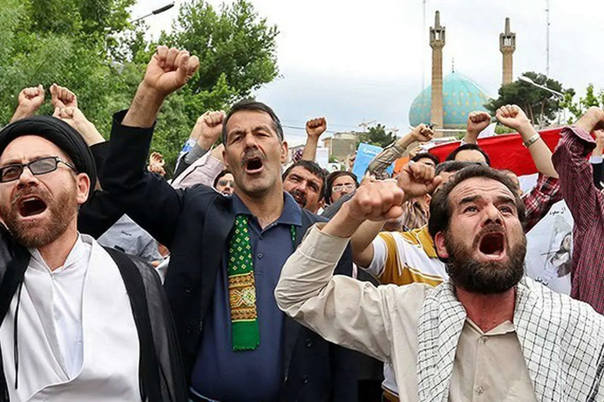 تظاهرات برای مردم یمن، بزرگداشت رخشان بنیاعتماد، هنرمندان در اکران فیلم، طبیعت بهاری،...