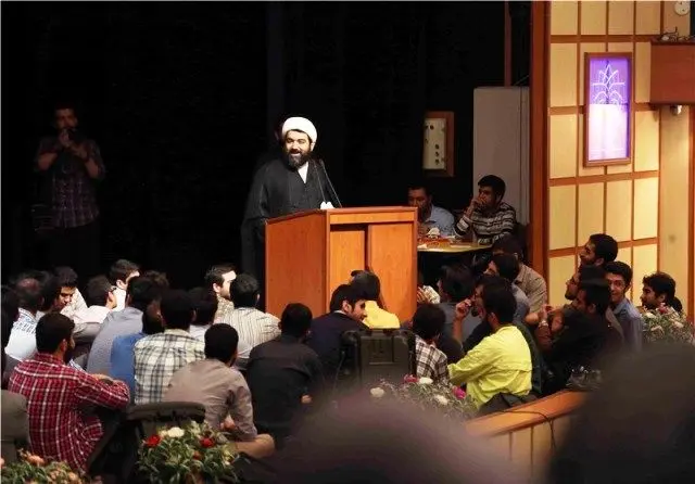 (تصاویر) بازگشت شهاب مرادی با «کلاس مجردها»
