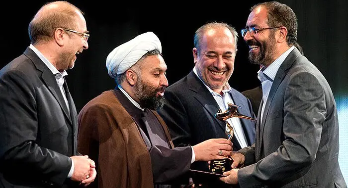 نشست "دوم خرداد"، جشنواره فیلم دانشجویی، جشنواره غذای دانشجویی، طبیعت زیبای بهشت، خانواده میمون و ...