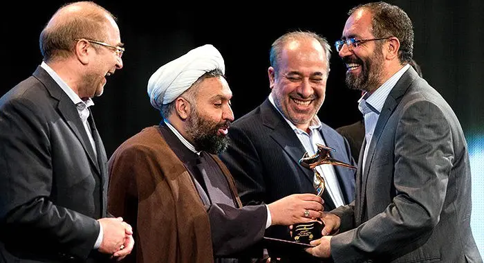 نشست "دوم خرداد"، جشنواره فیلم دانشجویی، جشنواره غذای دانشجویی، طبیعت زیبای بهشت، خانواده میمون و ...