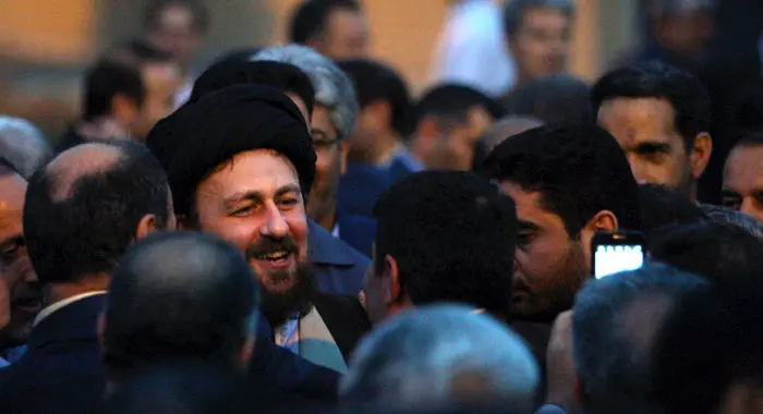 تجمع در حوزه علمیه، دیدار با سیدحسن خمینی، بیمار سخت دختر دو ساله، جشنواره فیلم شهر،...