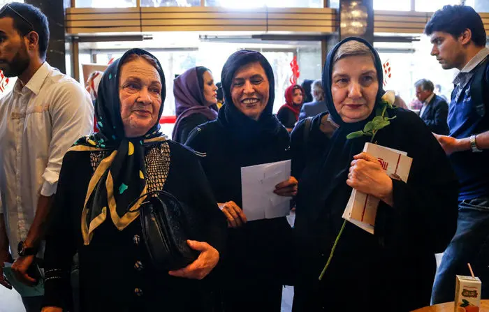 (تصاویر) مراسم جشن بازیگر