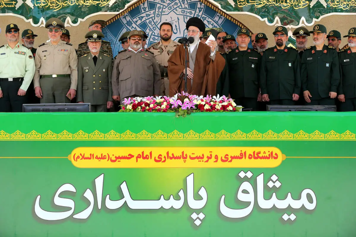 (تصاویر) محسن رضایی دوباره لباس سپاه بر تن کرد