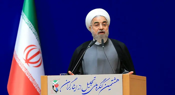 تجمع دانشجویان معترض به مذاکرات هسته‌ای، جشن ازدواج در یاسوج، تشییع یک هنرمند، شب...