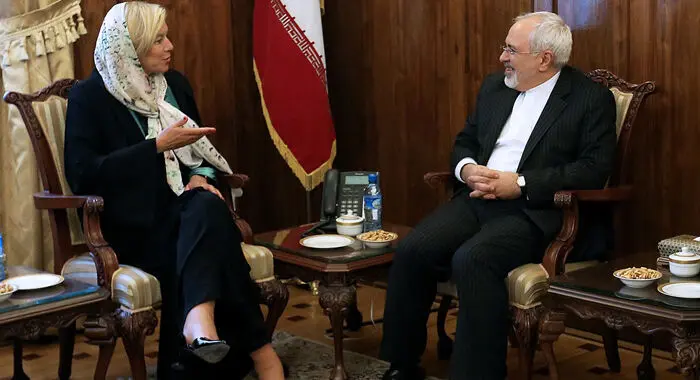 هنرمندان درجه یک، نمایشگاه گل و گیاه، تا کنکور، آلودگی هوا، محیط زیست آلوده، جشن...