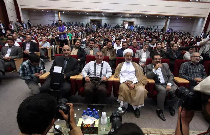 (تصاویر) همایش"روحانی تنها نیست"در مشهد