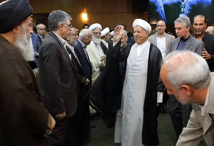 (تصاویر) رونمایی هاشمی از «تاریخ جامع ایران»