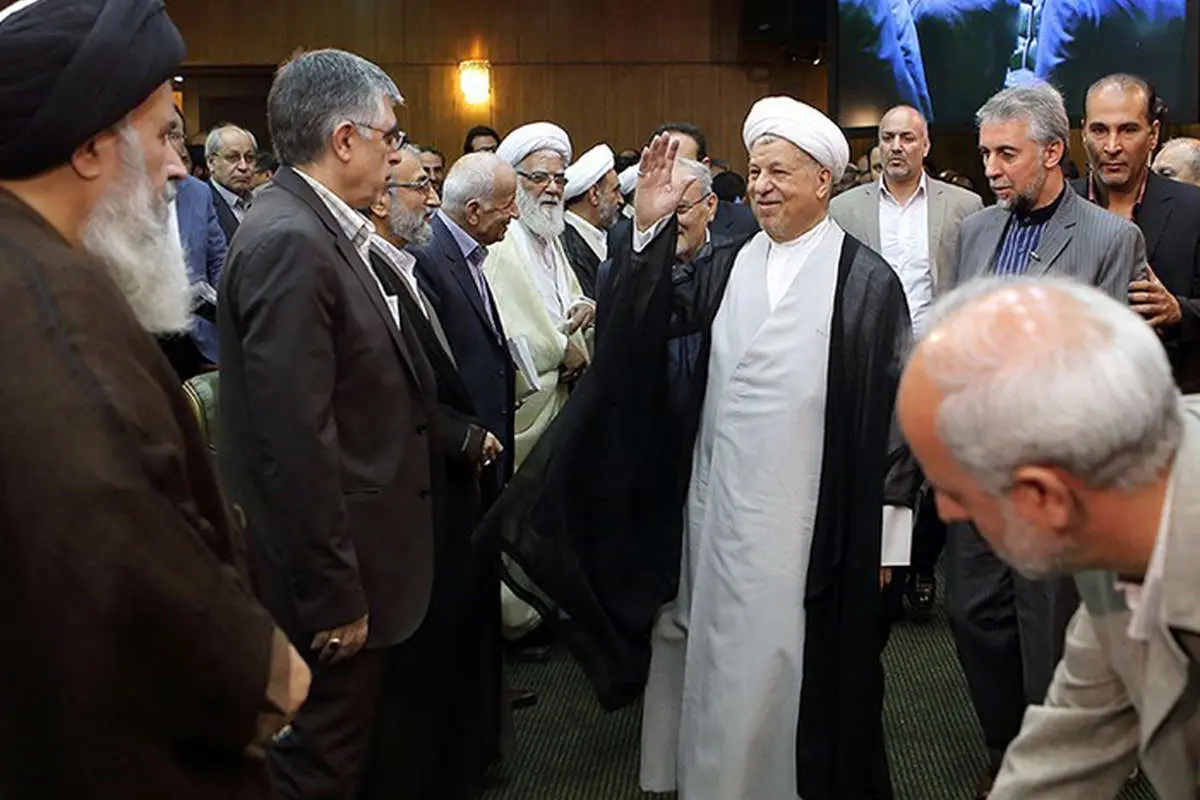 (تصاویر) رونمایی هاشمی از «تاریخ جامع ایران»