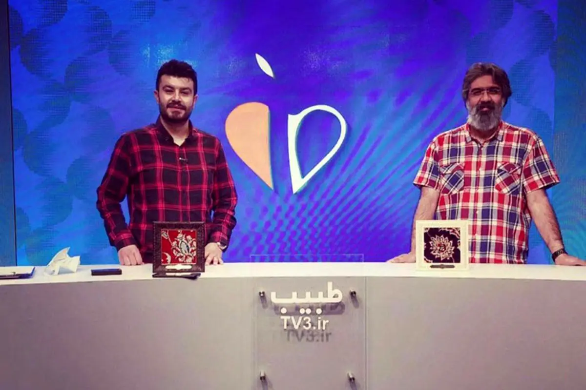 (ویدئو) انتقاد تند پیمان طالبی مجری تلویزیون و توبیخ او