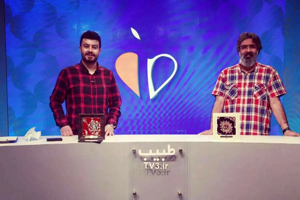 (ویدئو) انتقاد تند پیمان طالبی مجری تلویزیون و توبیخ او