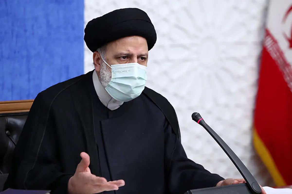 رئیسی: متناسب سازی حقوق با تورم ضروری است