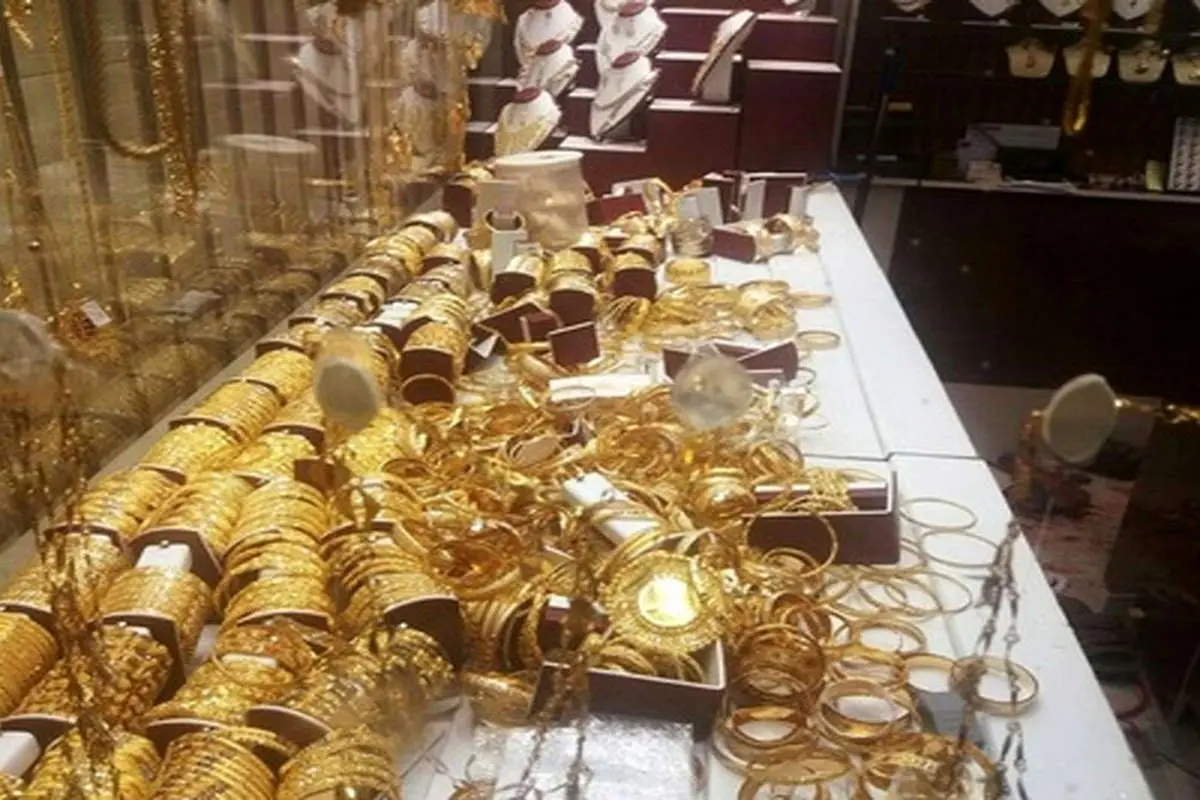 (ویدئو) سرقت مسلحانه از طلافروشی در کرج با کلاشینکف