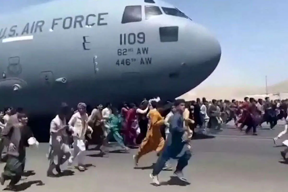 کشف بقایای جسد یک افغان در چرخ هواپیمای آمریکایی