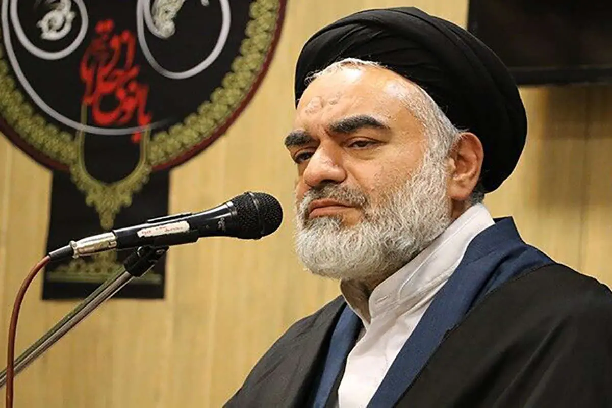 امام جمعه اصفهان: کسی که حجاب ندارد با عقل خود مخالفت میکند