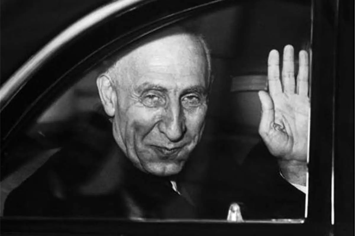 کاسه کوزهِ انگلیس را بهم زد و برکنار شد