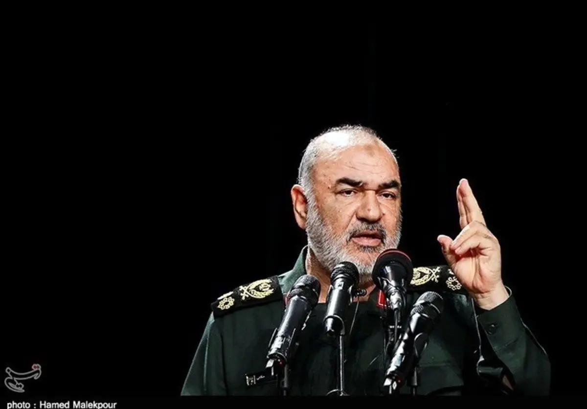فرمانده سپاه: نمی‌توانیم به دشمن اعتماد کنیم تا محلول واکسن خارجی وارد کشور شود
