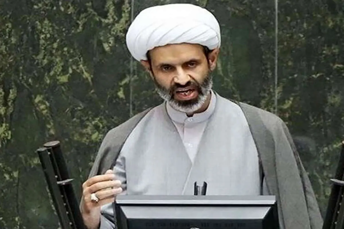 (ویدئو) استفاده نماینده مجلس و حامی سرسخت طرح صیانت از شعرِ شاعر ممنوع الکار