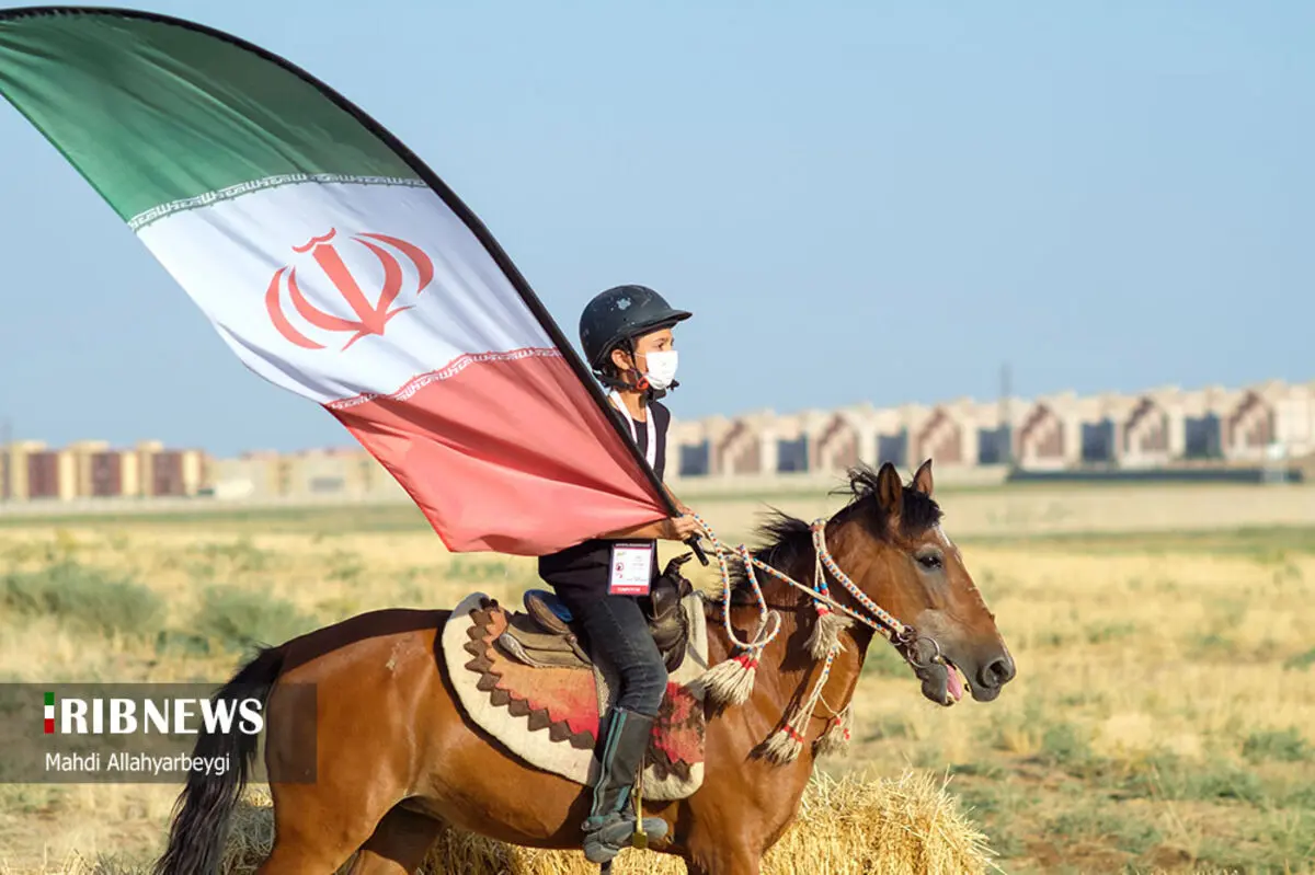 (تصاویر) مسابقات کمان گیری روی اسب