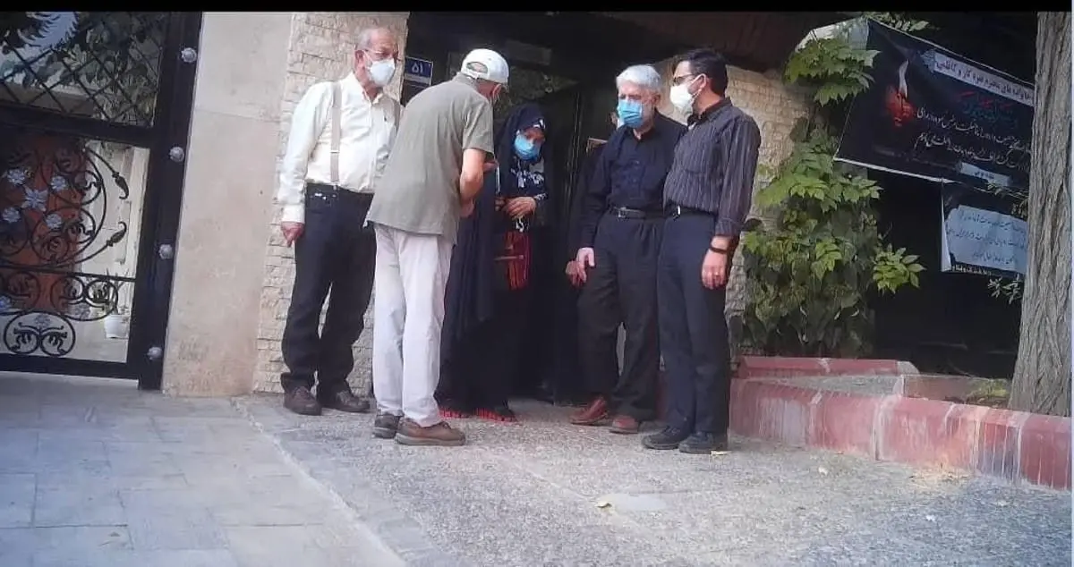 (تصویر) حضور میرحسین موسوی در منزل یکی از اقوام