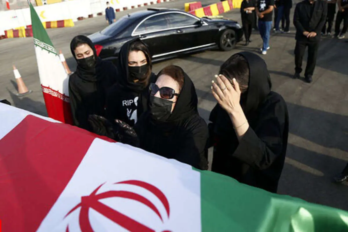 آخرین سخنان مادر ارشا اقدسی با پسرش هنگام خاکسپاری او