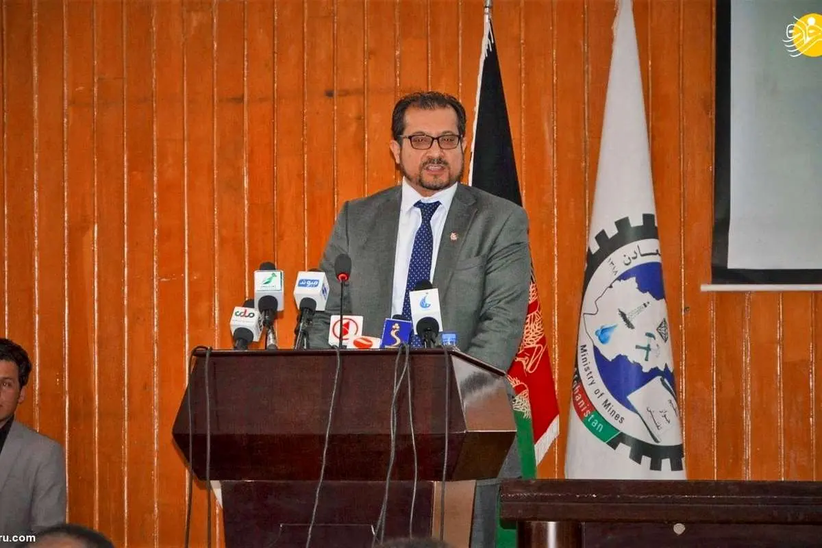 (عکس) وزیر سابق افغانستان پیک پیتزافروشی شد!