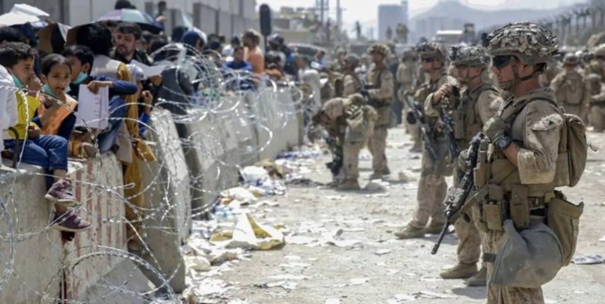 پایان عملیات خروج انگلیس و تجمع هزاران نفر در اطراف فرودگاه کابل