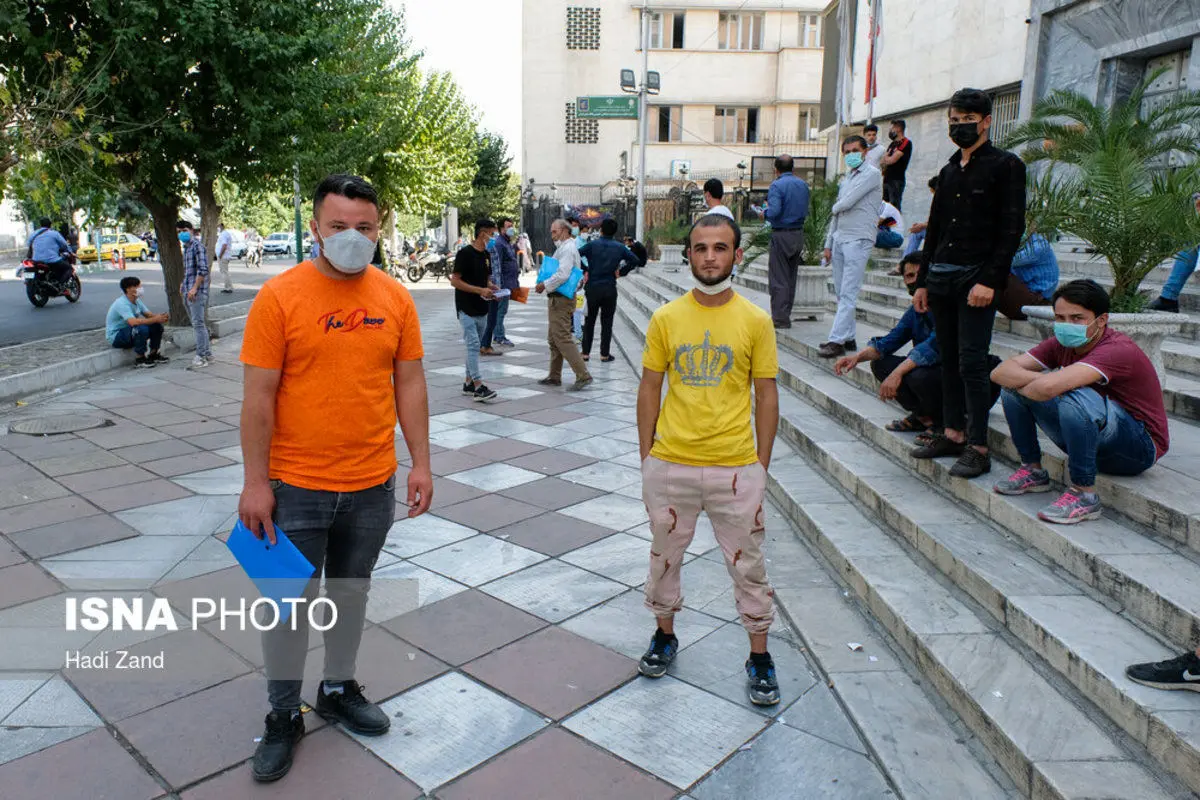 (تصاویر) ازدحام پناهجویان افغانستانی مقابل سفارت آلمان در تهران