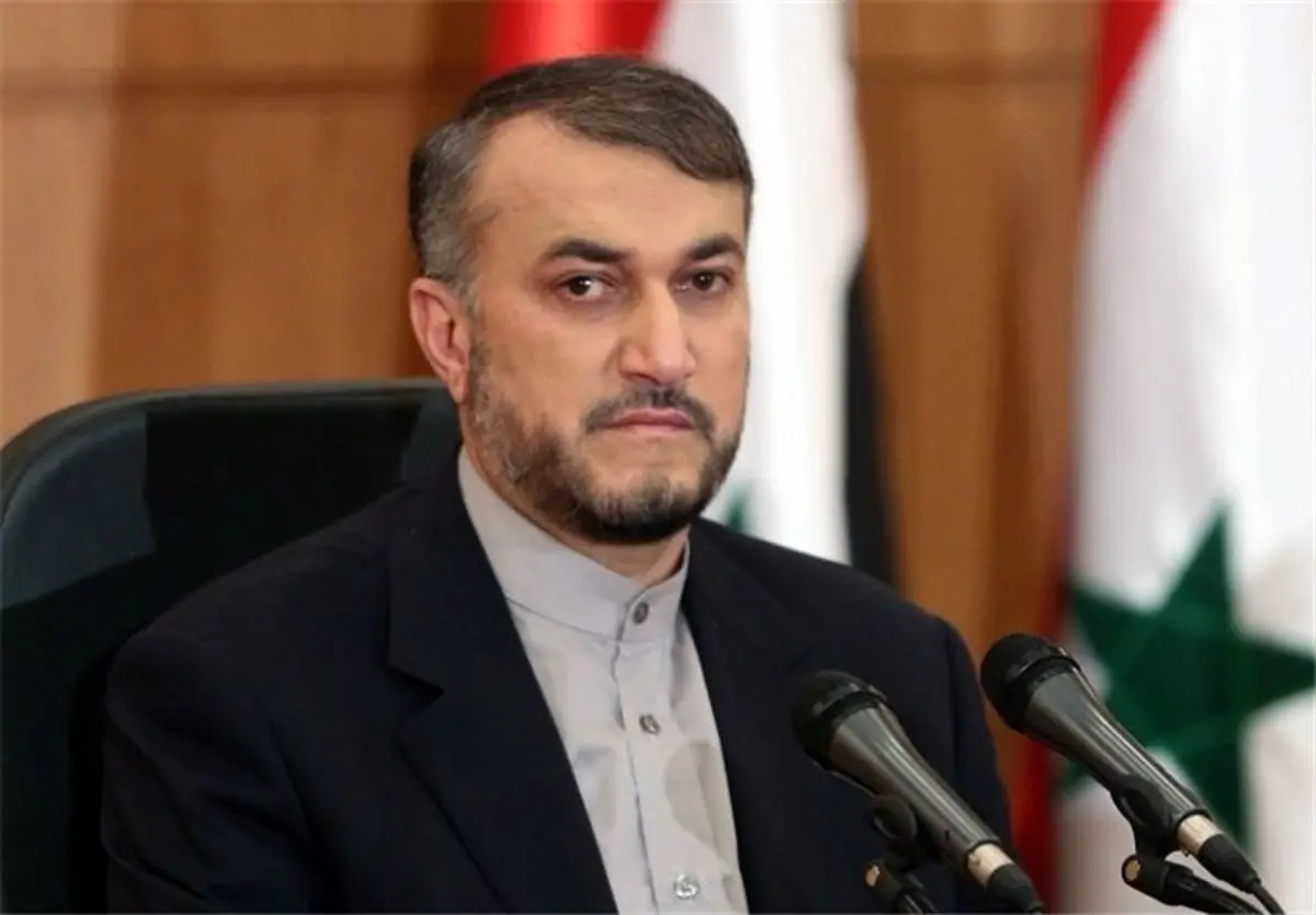 تصویری خبرساز از امیرعبداللهیان در فرودگاه