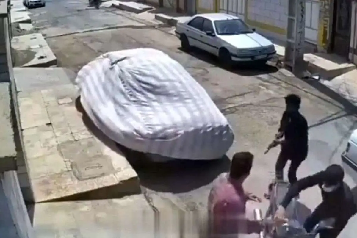 (ویدئو) زورگیری هولناک با کلاشینکف در اهواز