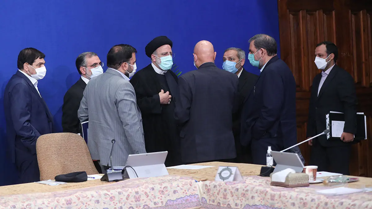محافظه‌کاران واقع‌بین می‌شوند!
