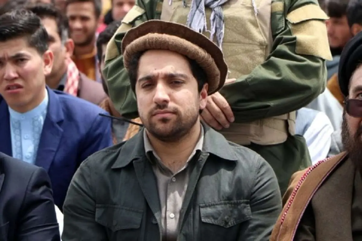 (عکس) بازدید احمد مسعود از خط مقدم جبهه جنگ با طالبان