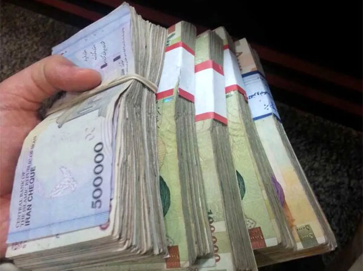 خیال کارکنان راحت؛ کاهش حقوق در کار نیست