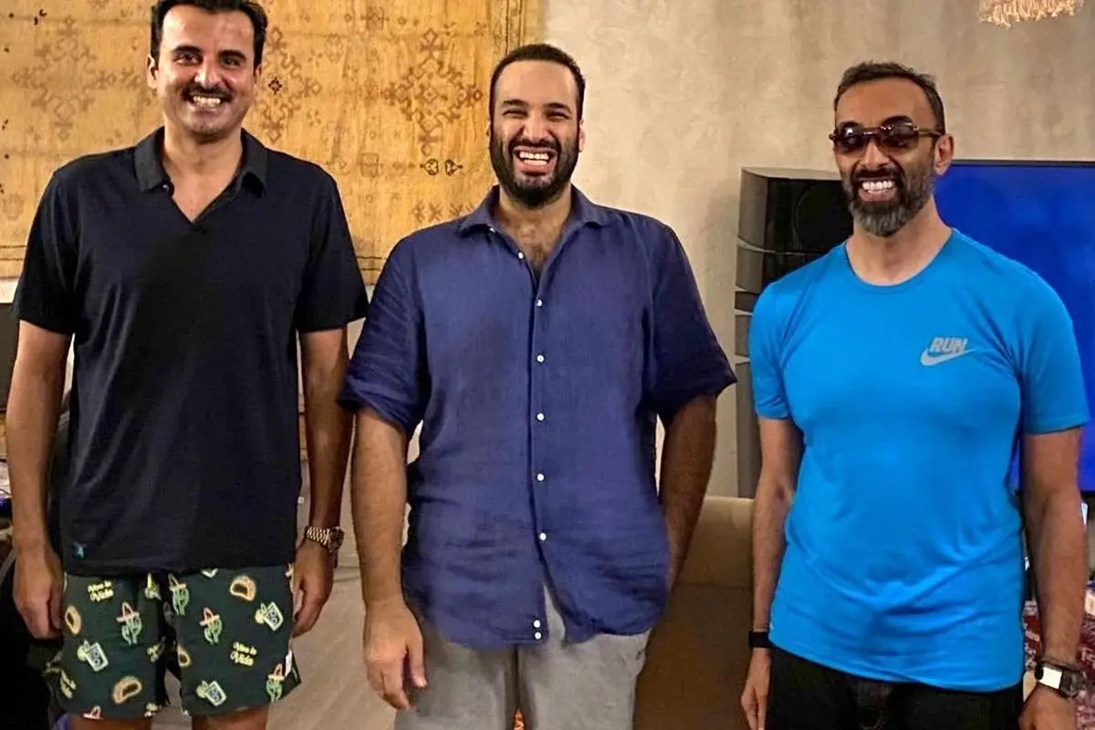 تصویر متفاوت از بن سلمان و امیر قطر با لباس راحتی!