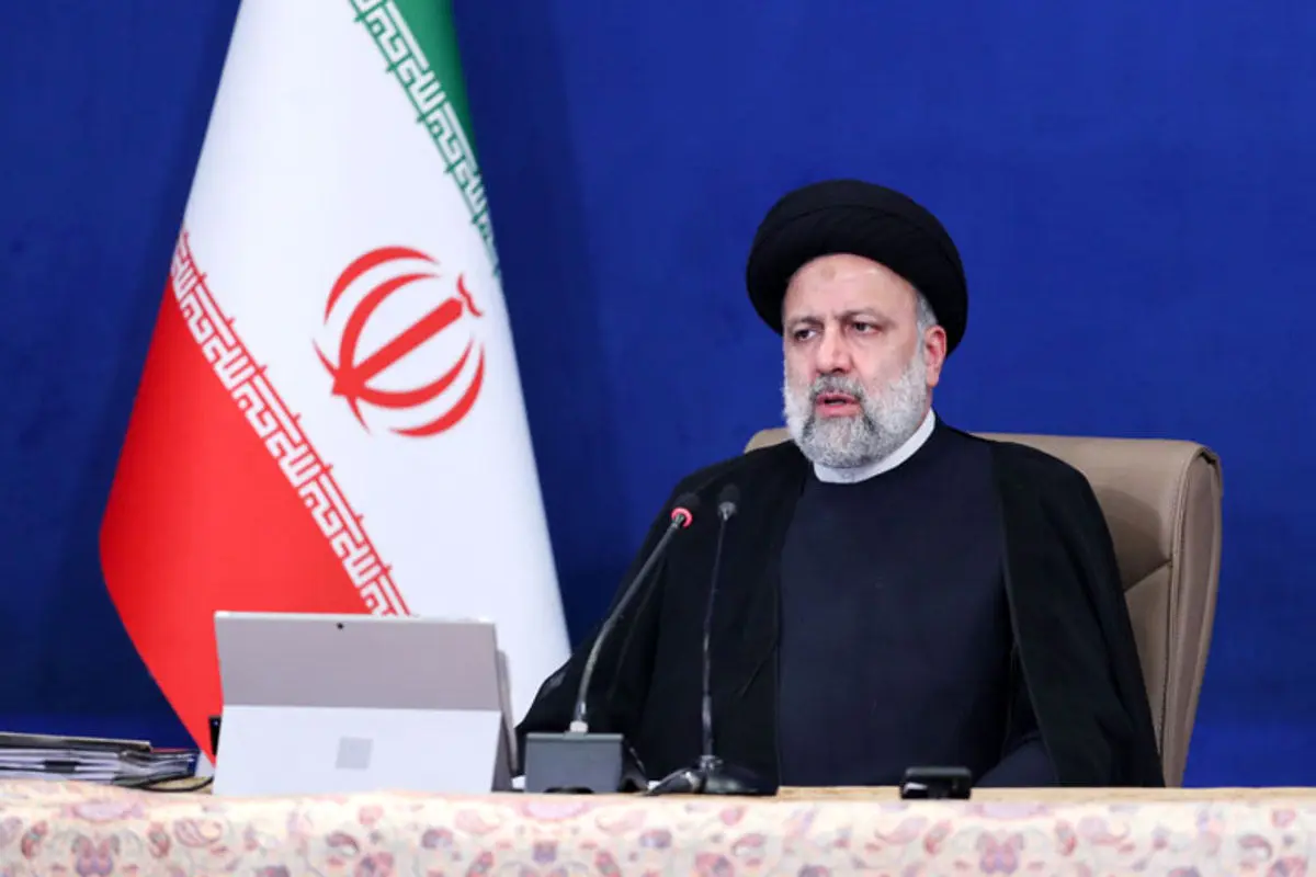 انتقاد رئیسی از دولت روحانی