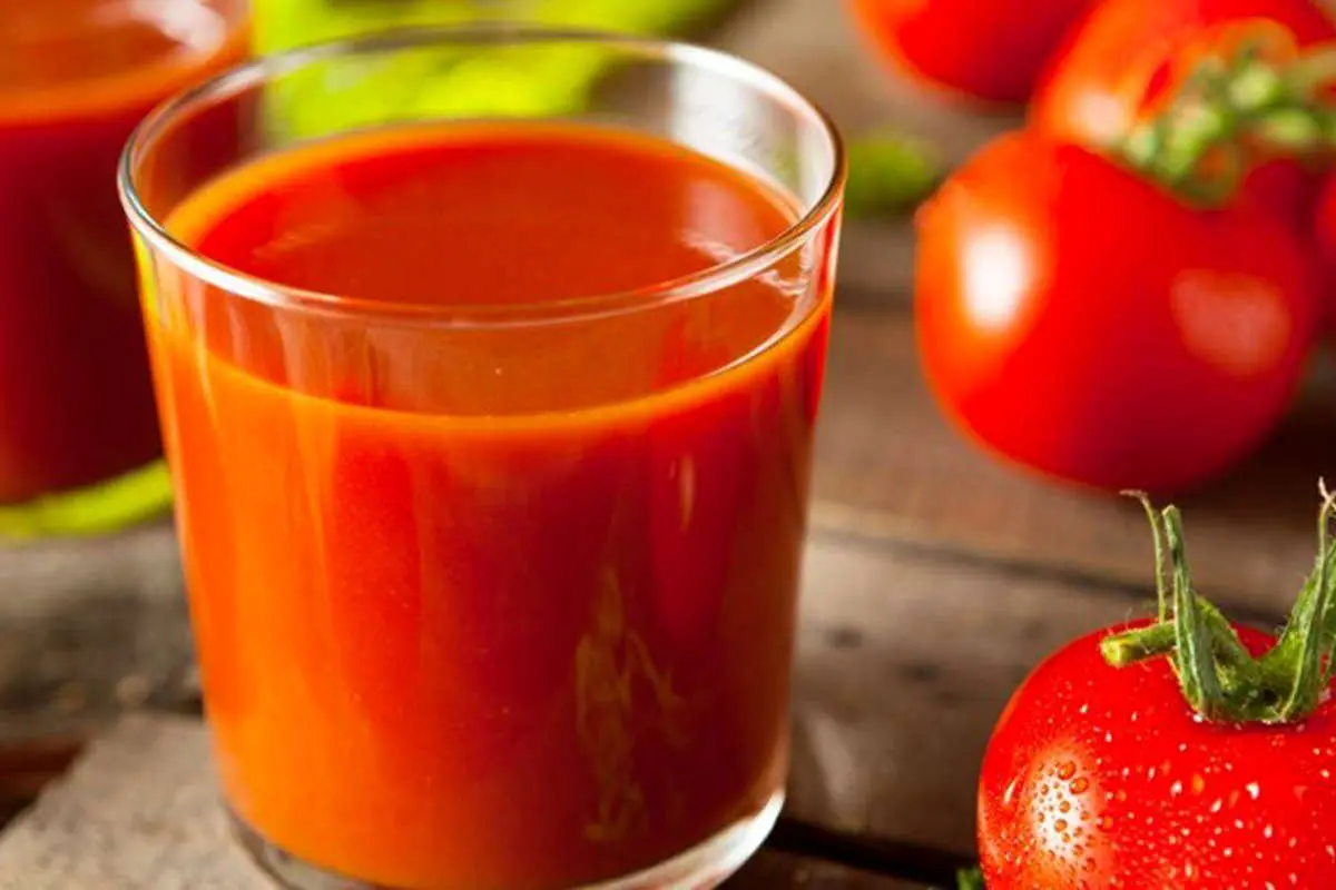 چهار خاصیت شگفت‌انگیز آب گوجه‌فرنگی