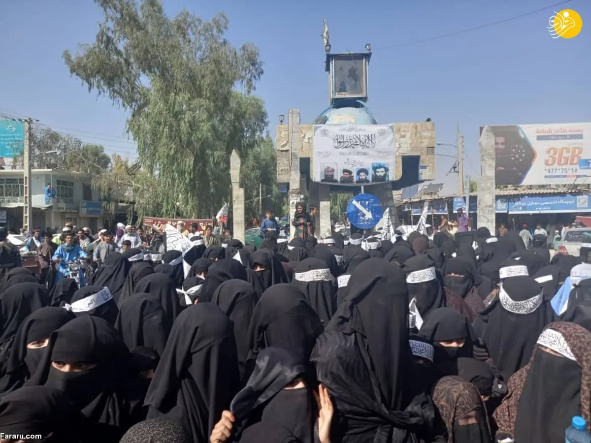 (عکس) طالبان زنان طرفدار خود را به خیابان کشاند