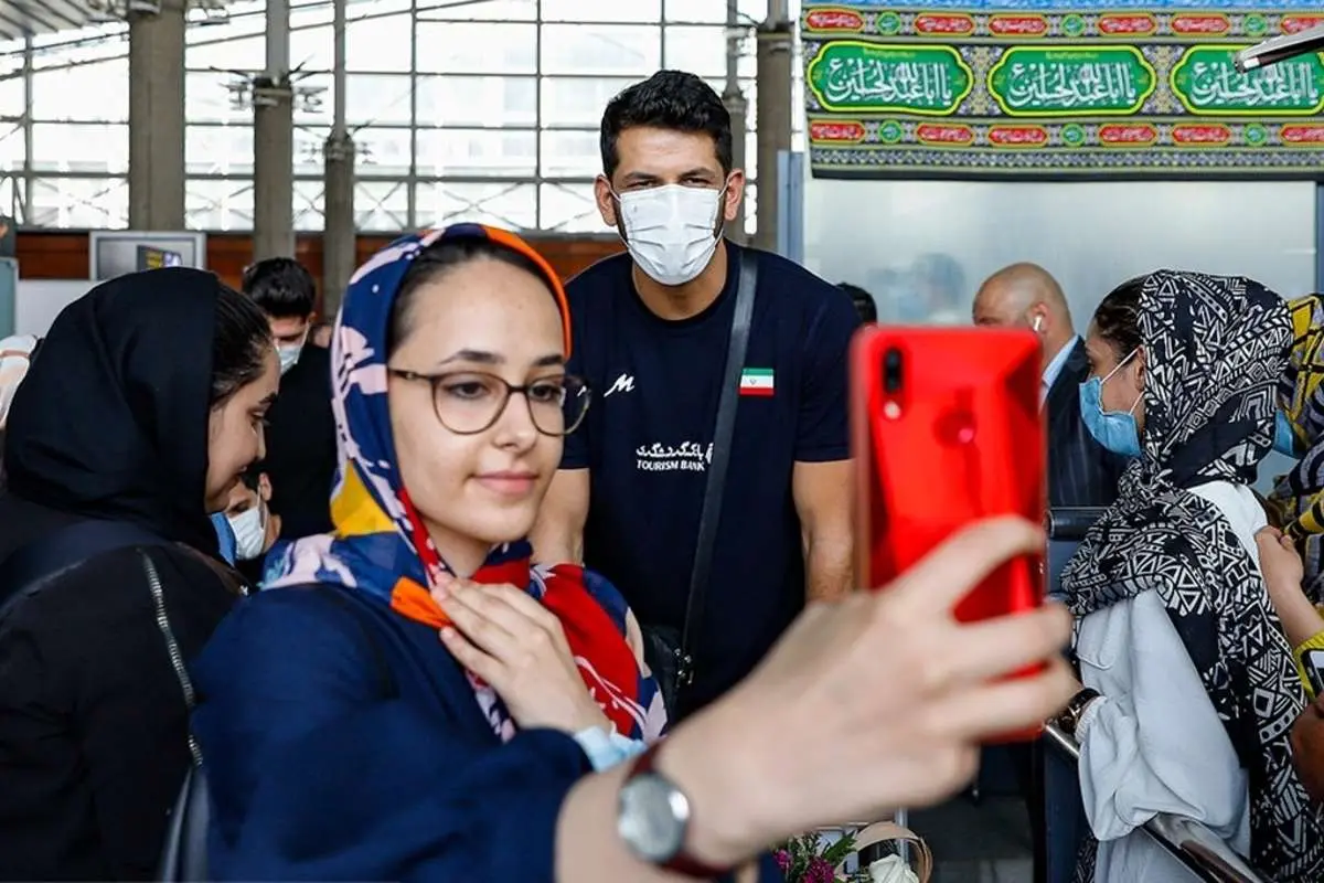 (تصاویر) سلفی با بازیکنان تیم ملی والیبال