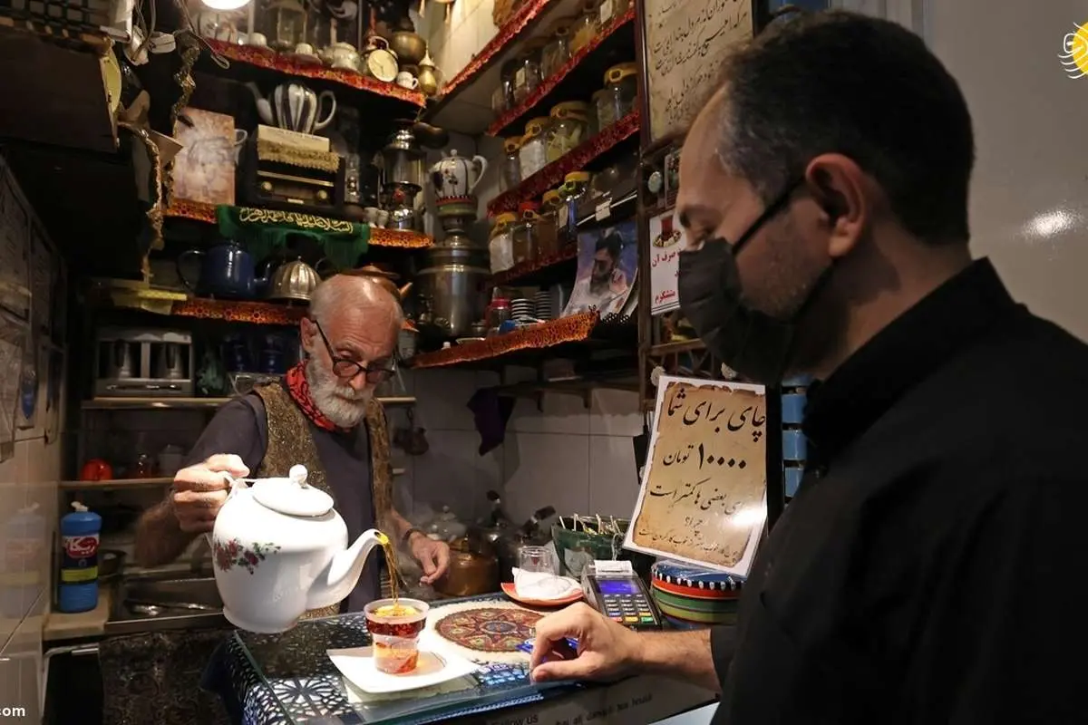 (ویدئو) گزارش رسانه خارجی از کوچکترین چایخانه تهران