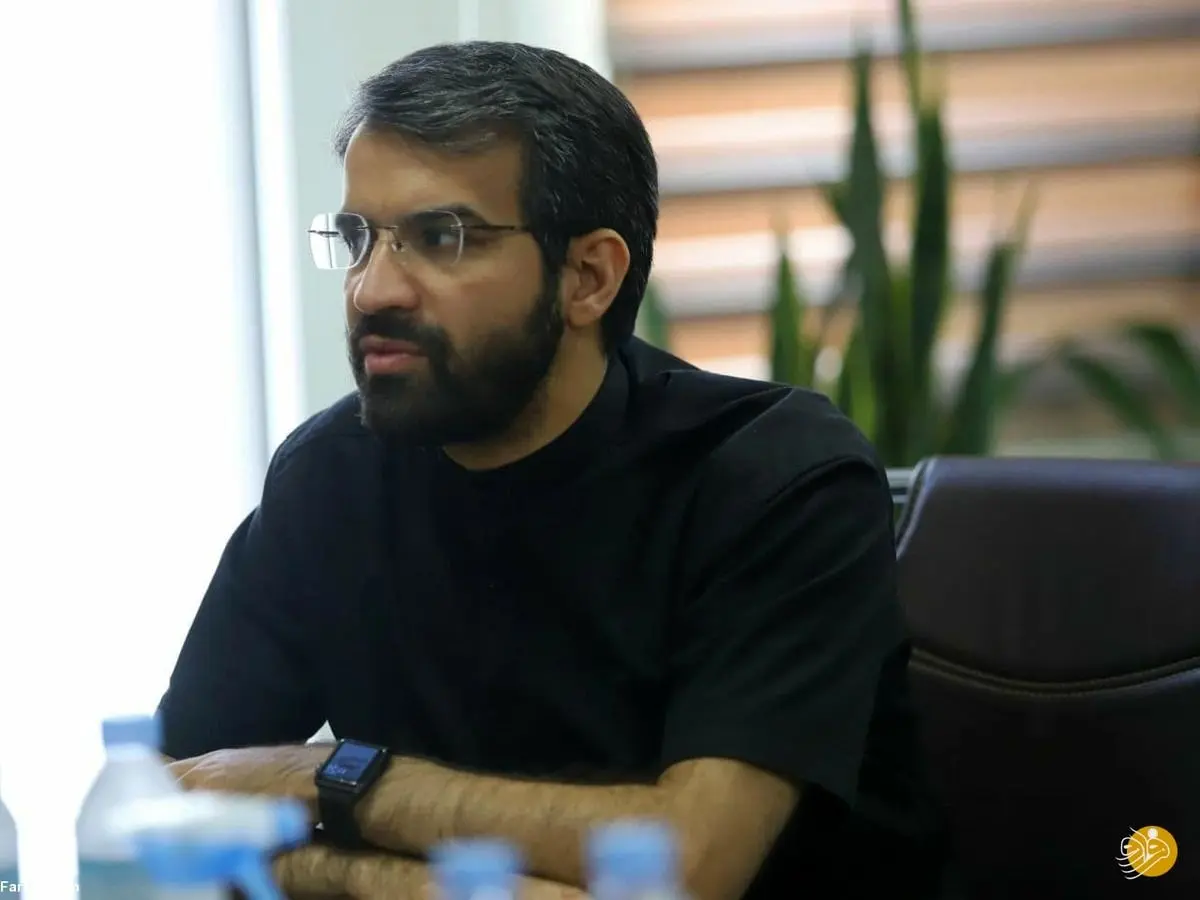 (عکس) خداحافظی احساسی مدیرعامل پرسپولیس