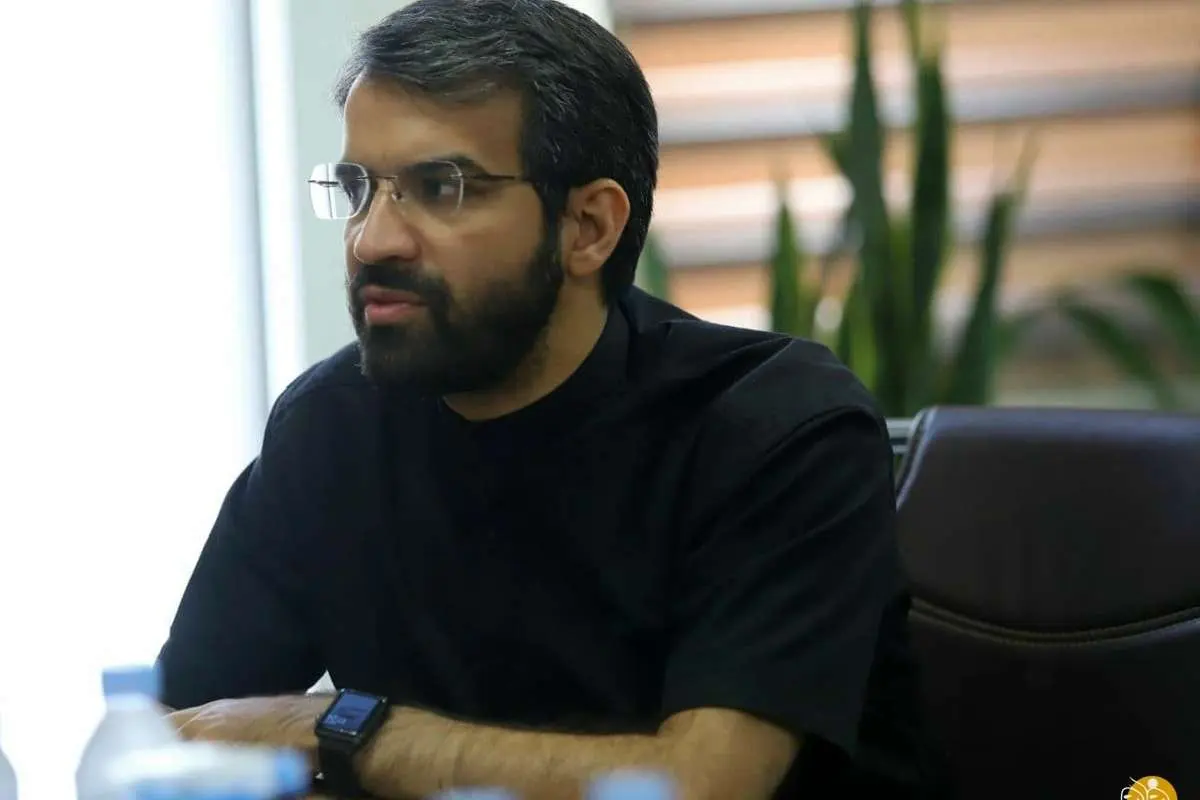 (عکس) خداحافظی احساسی مدیرعامل پرسپولیس