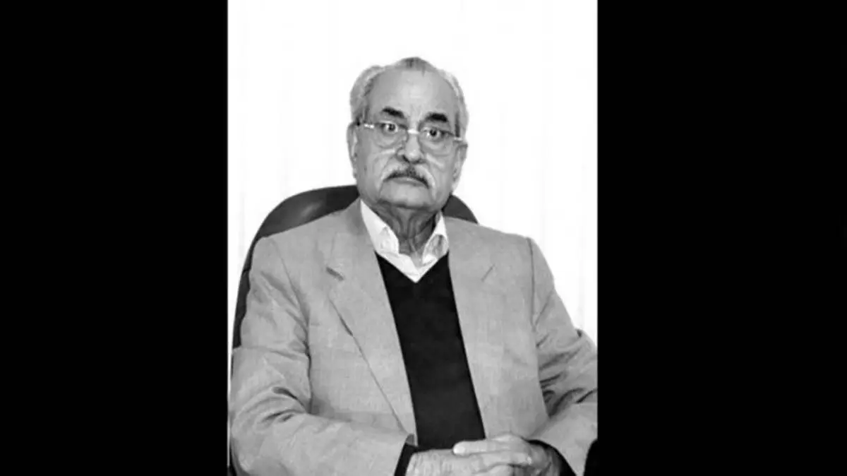 منصور غیاث‌الدین درگذشت