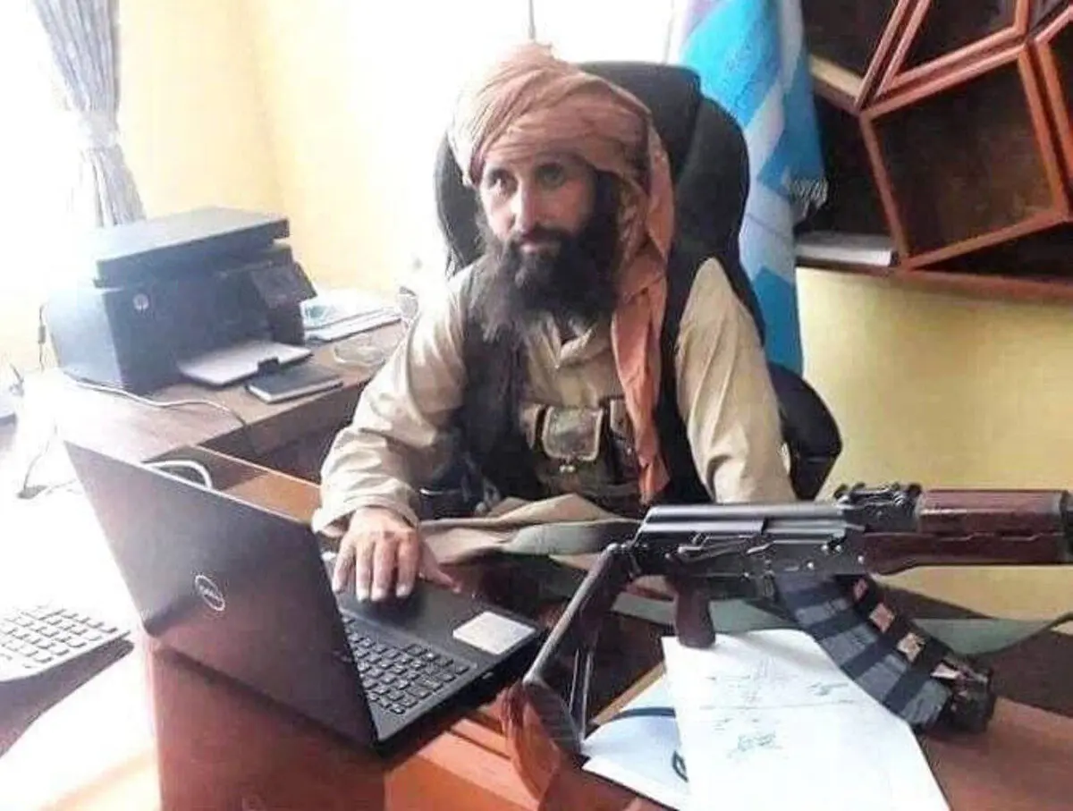 تصویری عجیب از اولین روز کاری رییس بانک مرکزی طالبان