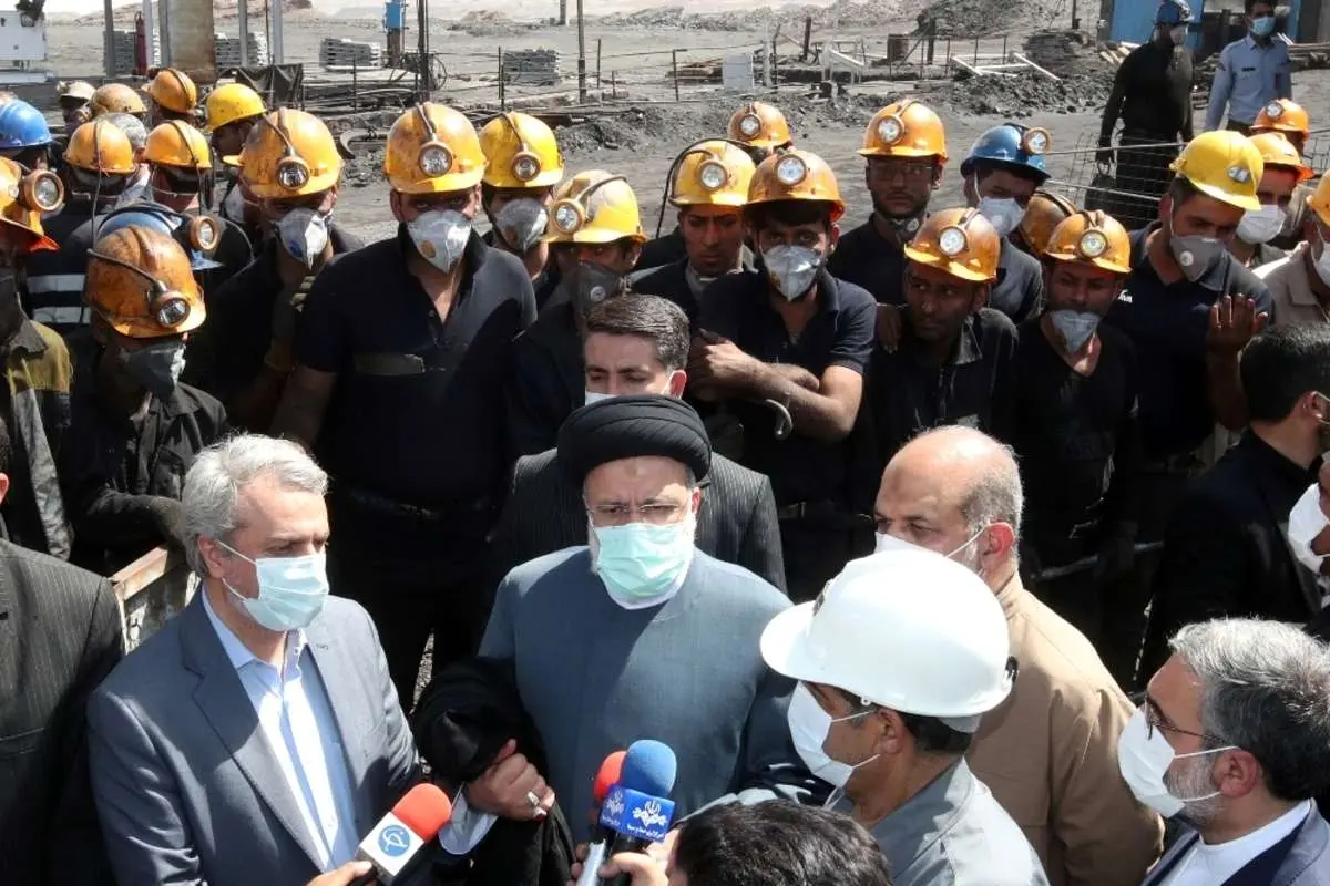 (تصاویر) بازدید رئیسی از معدن زغال سنگ طبس