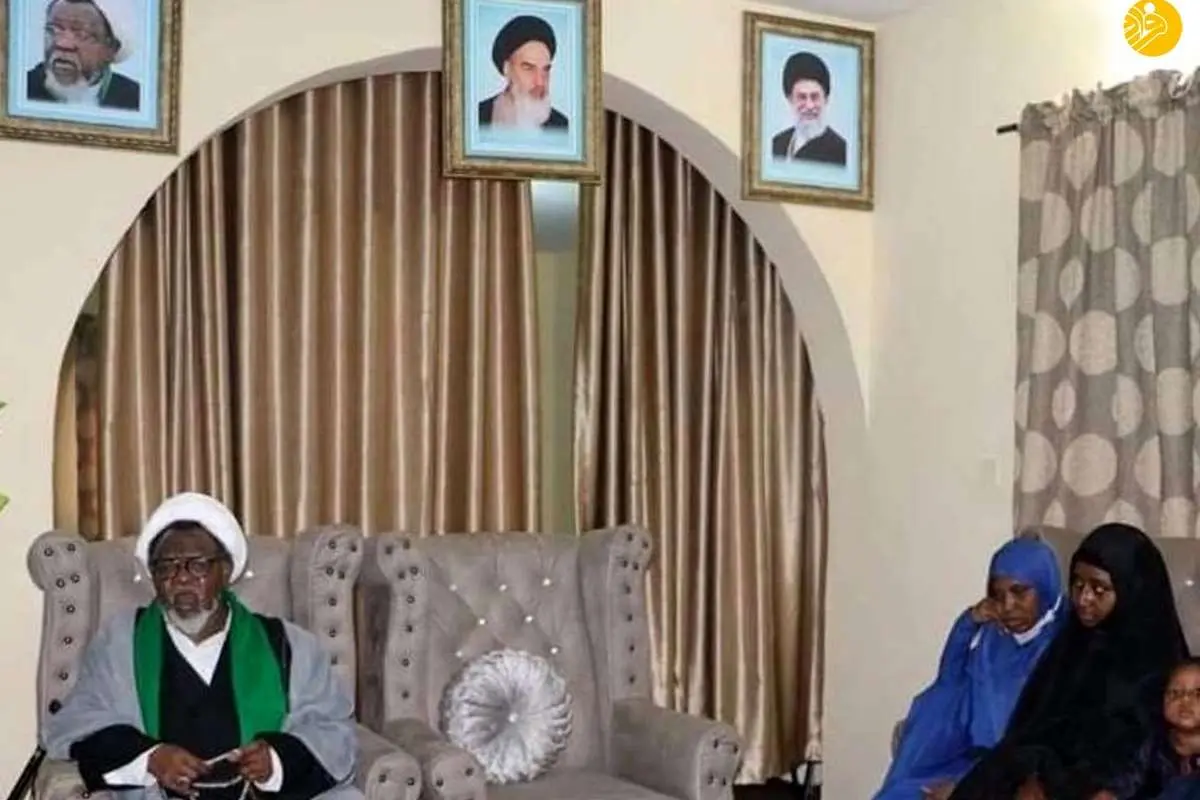 عکس امام و رهبری در خانه شیخ زکزاکی