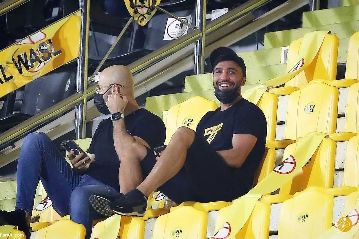 (عکس) بازیکن مورد غضب فرهاد مجیدی تماشاگر استقلال - الهلال